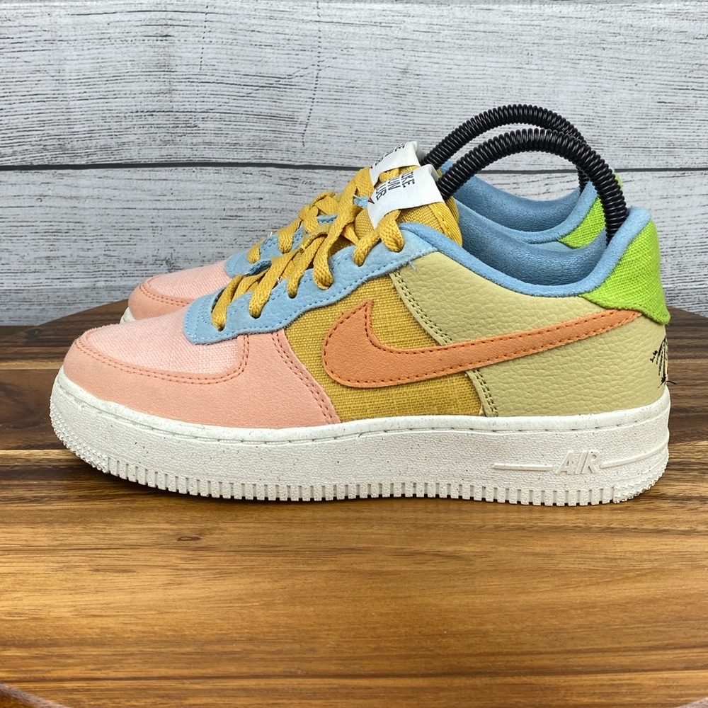 Nike Women's Multicolor Athletic Shoes